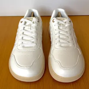 Mustang blanca 84766 (1)