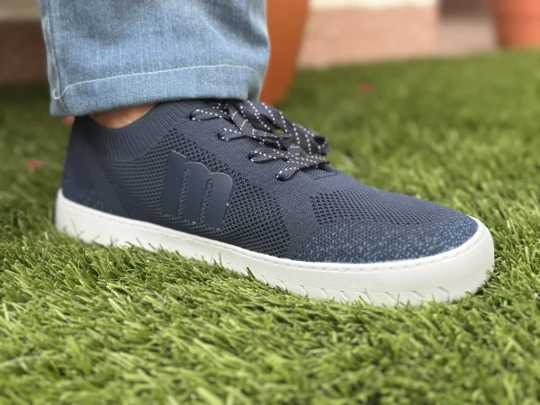 Barefoot azul mustang