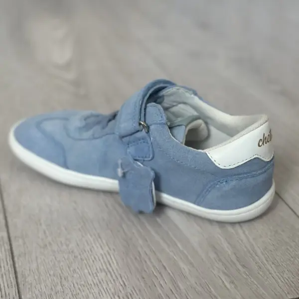 Barefoot niños (3)