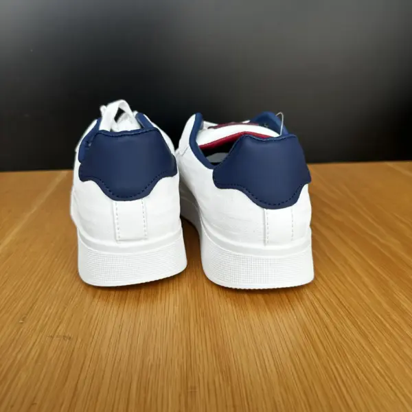 Deportivo hombre blanco (4)